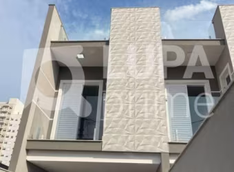 Sobrado com 3 dormitórios sendo suítes á venda no Parque Vitória