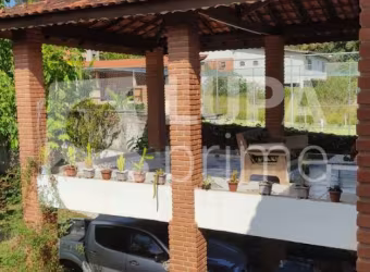 CHÁCARA COM 1.100M² Á VENDA EM ATIBAIA !