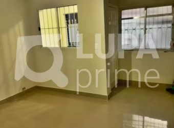 CASA COM 2 QUARTOS À VENDA EM SANTA TERESINHA