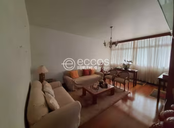 Casa à venda, 4 quartos, 1 suíte, 4 vagas, Lídice - Uberlândia/MG