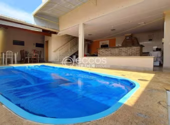 Casa à venda, 4 quartos, 2 suítes, 2 vagas, Brasil - Uberlândia/MG