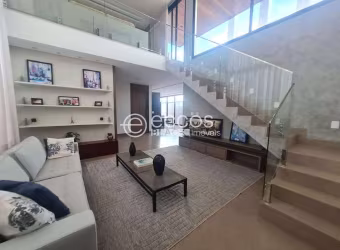 Casa em condomínio à venda, 3 quartos, 3 suítes, 2 vagas, Laranjeiras - Uberlândia/MG