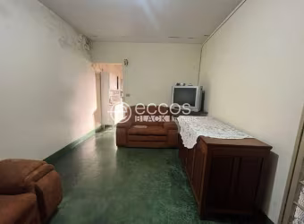 Casa à venda, 4 quartos, 1 suíte, 3 vagas, Tibery - Uberlândia/MG