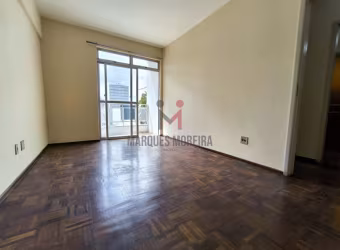 2 Qtos com garagem na Sto. Antônio