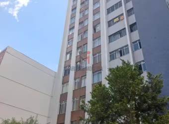 Excelente apartamento na Constantino Paleta