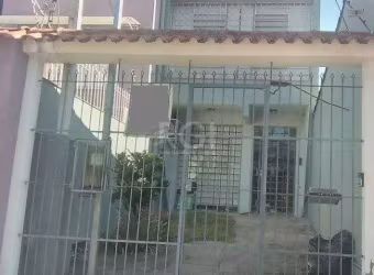 Casa para Venda - 100m², 3 dormitórios, 1 vaga - Menino Deus