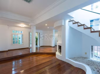Sobrado com 300m² à venda, 3 quartos, 1 suite, 2 vagas - Bairro Espírito Santo