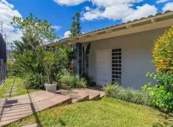 Casa 3d com suíte, bairro três figueira