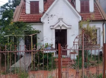 Casa de 4 dormitórios na Av. Teresópolis bairro Teresópolis