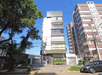 Apartamento com 118,80m2 privativos, com 03 dormitórios (sendo 01 suíte com sacada em 22,32m2 privativos), cozinha bem distribuída com área de serviço separada e banheiro auxiliar. Sala ampla com 30,5