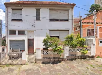Vende no bairro Passo Dareia, casa, com 03 dormitórios,