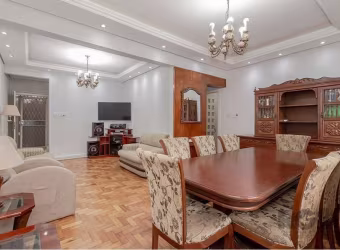 Excelente Apartamento à Venda - Ótimo Preço! No inicio da 24 de outubro. Descubra este incrível apartamento desocupado localizado no charmoso bairro Auxiliadora, em Porto Alegre. Situado na Av. Plinio