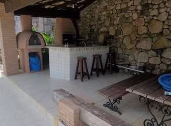 Linda casa de alto padrão a venda, próximo a praia da Tabatinga em Caraguatatuba