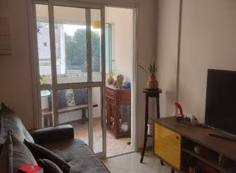 Apartamento com 2 quartos, sendo 1 suite, 1 vaga fixa e descoberta e sacada em Santo André