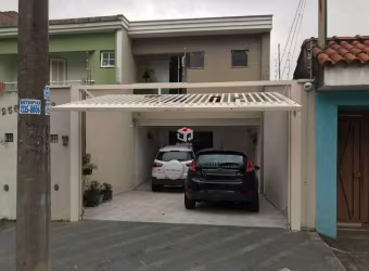 Sobrado com 233m² localizado na Vila Eldizia em Santo André- SP.