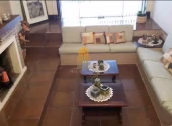 VILA MADALENA - Casa de 454m² com 4 Dormitorios, 2 Suites e 5 vagas.
