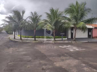 Casa com 4 dormitórios à venda, por R$ 600.000