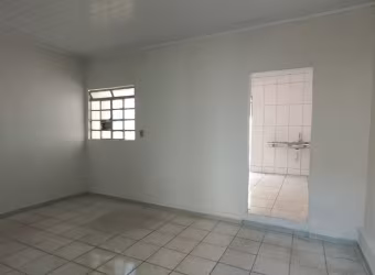 Casa à venda no Centro de Sorocaba/ 3 Dorm./ Quintal/ 1 Wc/ Só R$ 268 mil
