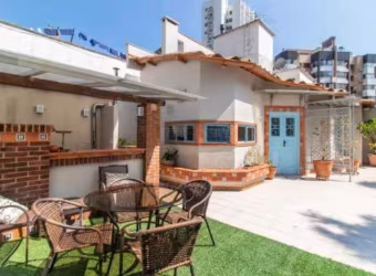 Cobertura com 3 Quartos e 4 banheiros, Suite master com Hidro, box coberto com 2 vagas, à Venda, 287 m² no coração do Bairro Bela Vista.