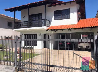 Casa com 6 quartos à venda na Rua Otto Benack, --, Bom Retiro, Joinville por R$ 1.200.000