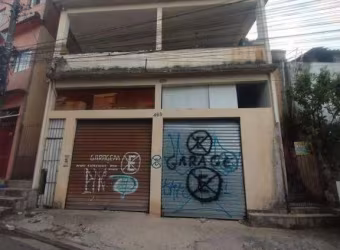 CASA NO CENTRO DE CARAPICUÍBA 01 DORMITÓRIO