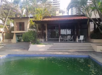 Casa a venda com 4 quartos no Morumbi