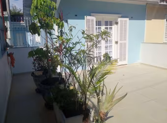 Casa a Venda no Jardim Peri Peri com 2 quartos sendo 1 suite