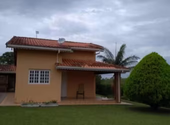 Oportunidade Imperdível: Casa em Condomínio 1100m&#178;, Piscina, Pomar e àrea Gourmet