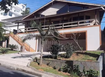 Casa para locação e venda no Condomínio Arujá 5