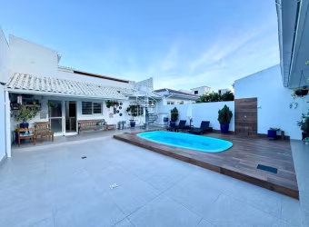 Casa com 3 quartos à venda na Rua José Cândido da Silva, 549, Balneário, Florianópolis por R$ 2.950.000