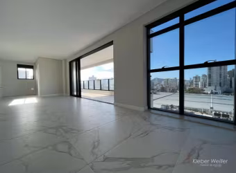 Apartamento com 3 dormitórios à venda, 118 m² por R$ 1.250.000,00 - Centro - Itajaí/SC