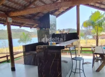Rancho disponível para venda na Área Rural de Uberlândia-MG