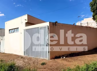 Casa residencial disponível para venda no bairro Presidente Roosevelt em Uberlândia-MG