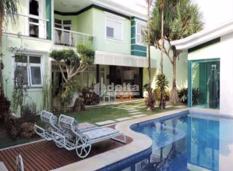 Casa no condomínio Villa do Sol disponível para locação e venda em Uberlândia-MG