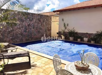 Casa residencial disponível para venda no bairro Tibery em Uberlândia-MG