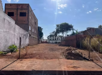 Terreno disponível para venda no bairro Umuarama em Uberlândia-MG