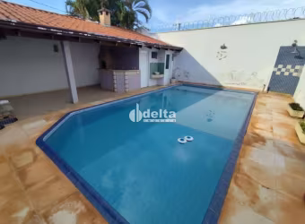 Casa residencial disponível para locação no bairro Vigilato Pereira em Uberlândia-MG