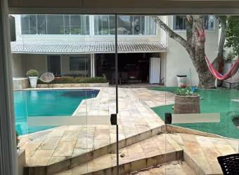 Casa cinematografica no Recreio com 500m2.   4 suites, piscina.