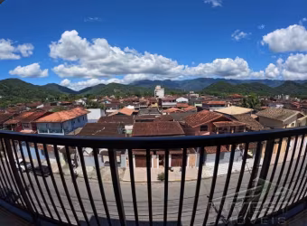 Ubatuba, Centro - Apartamento de 02 quartos e 01 banheiro.