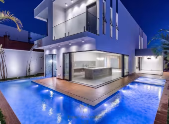 Imóvel de Luxo Alphaville 1: Casa com 4 Quartos e 4 Suítes na Granja Marileusa, Uberlândia-MG - 335m² - Venda