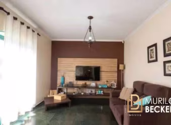 Casa com 4 quartos, sendo 2 suítes, a venda, 244 metros - CENTRO