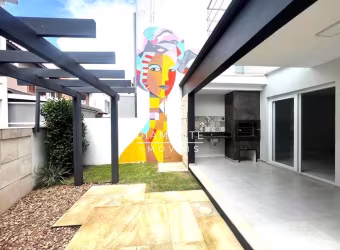 Casa em condomínio fechado com 3 quartos para alugar na Rua Carlos Maximiliano Fayet, Hípica, Porto Alegre por R$ 5.500