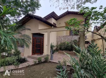 Casa com 3 dormitórios à venda, 230 m² por R$ 850.000,00 - Itaipu - Niterói/RJ