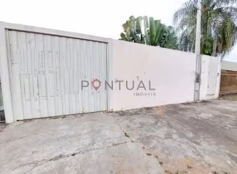 Casa à venda em Marília-SP, bairro Jardim Maria Izabel: 2 quartos, 1 suíte, 1 sala, 1 banheiro, 4 vagas, 250m².