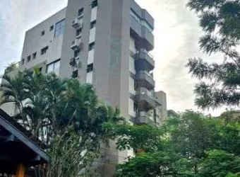Apartamento em Porto Alegre, no bairro Auxiliadora, com 4 dormitório(s), e 4 ban