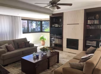 Vende-se apartamento com 3 suítes, 4 vagas, hidromassagem e 230m² - Bela Vista.
