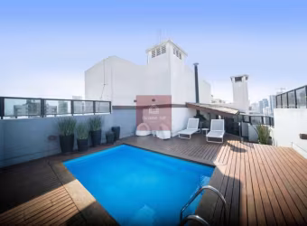 Cobertura em Moema, fora de rota, reformada com piscina e espaço gourmet