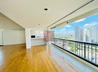 3 suítes, 4 vagas e com 215m² de área útil - Perdizes