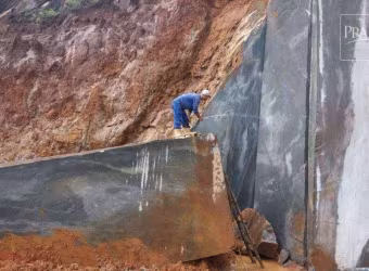 Jazida de granito exótico tipo exportação com registro no DNPM com 90.000 m2 em Miradouro, MG