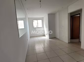 Apartamento com bom acabamento no Jd Celia